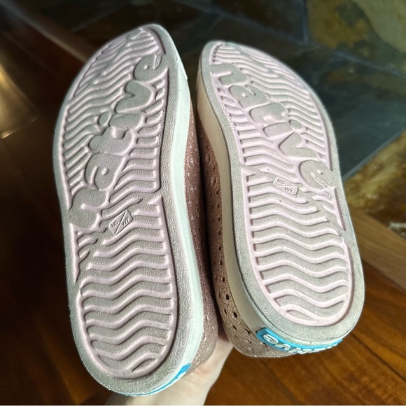 Native Silver gold Sandals with Perforated Design - Picture 11 of 13